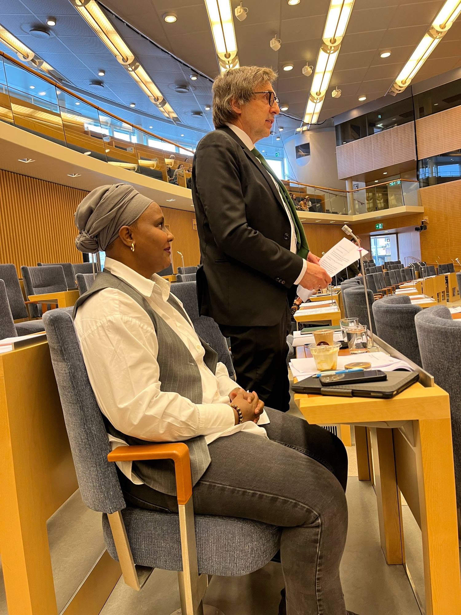 Jan Riise , MP, ställer fråga till kulturministern om stöd till Sami Giellagaldu.